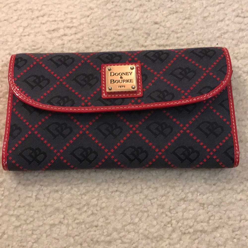 Dooney & Bourke wallet